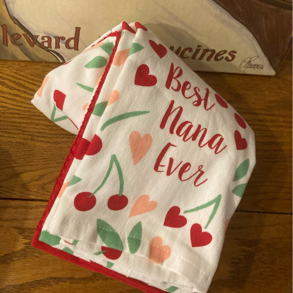 Kitchen Towel Set - 3, “ Best Nana Ever”   - NWT - Picture 3 of 5